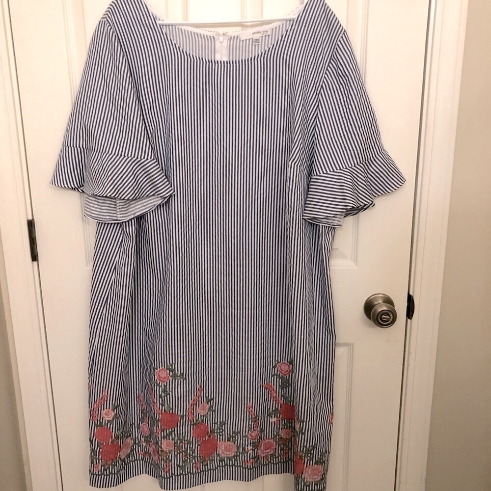 Plus size knee length striped dress